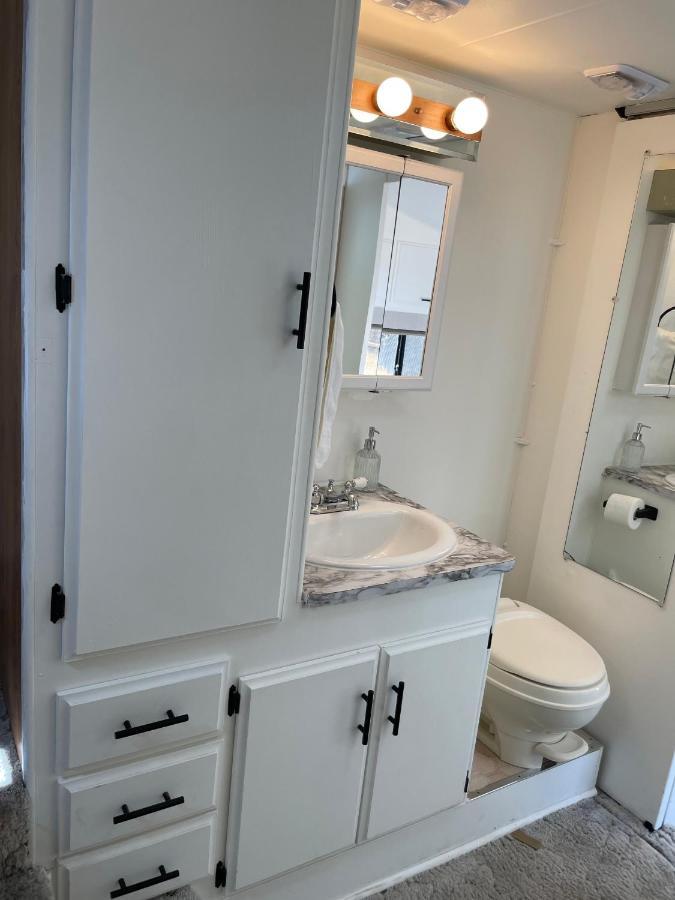 Hotel Rv2 Stunning Rv Private Netflix Freeparking à Moreno Valley Extérieur photo